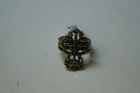 Anillo cruz talla 18 $3.000